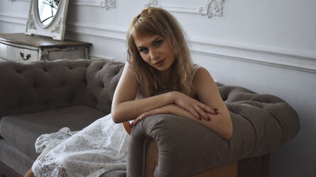 LindaSandy's live cam