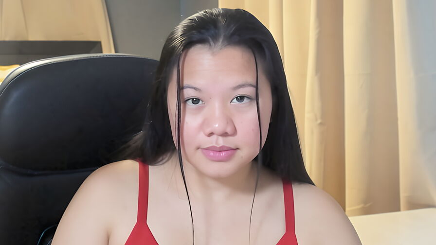 Watch NicoleBridge live on Free Webcamz