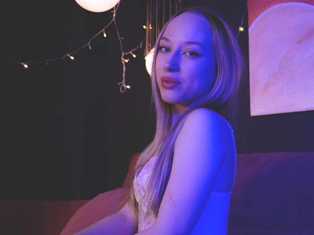 LunaDaltonn Nude