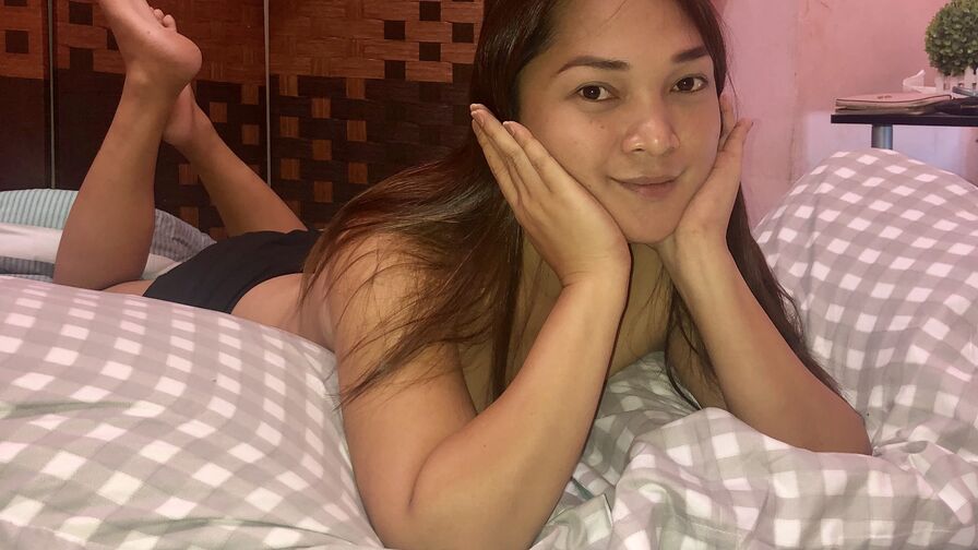 Watch JessieJohanson live on Free Erotic Fantasy