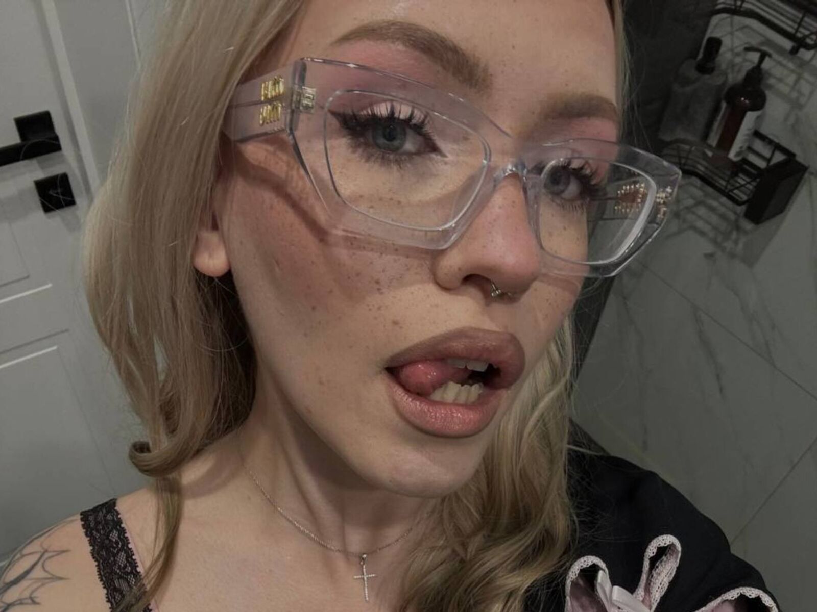 Live cam for StacyBrow