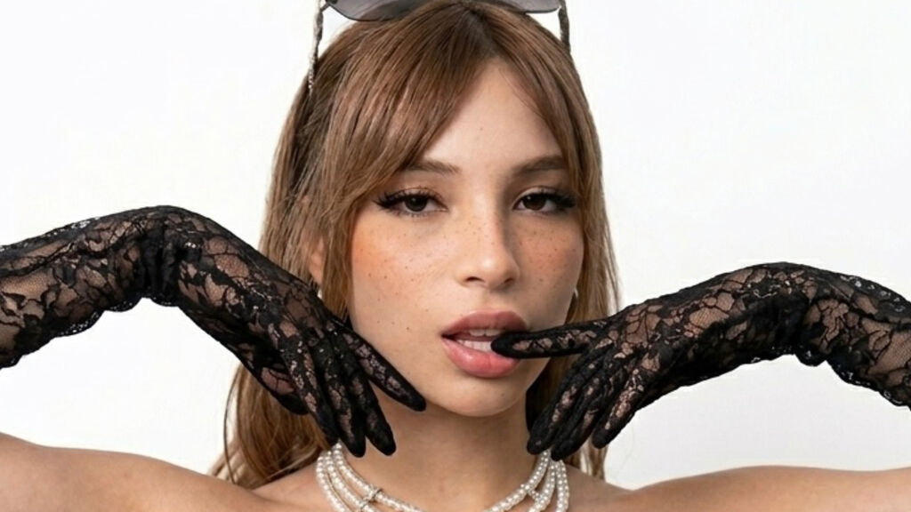 Sex chat gratuit in direct cu KylieBlaze pe LiveJasmin