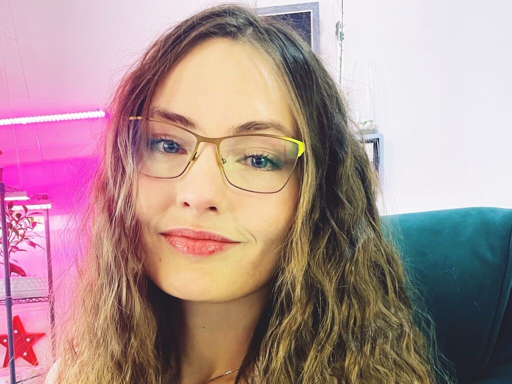 MayaGerald LiveJasmin girl model room