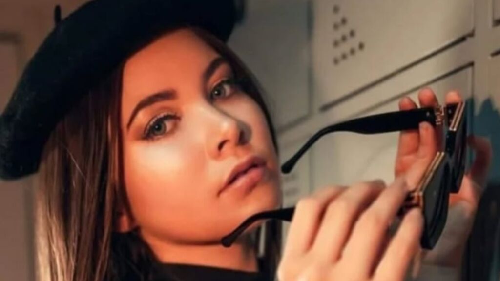 ElodiRose live cam model at LiveJasmin