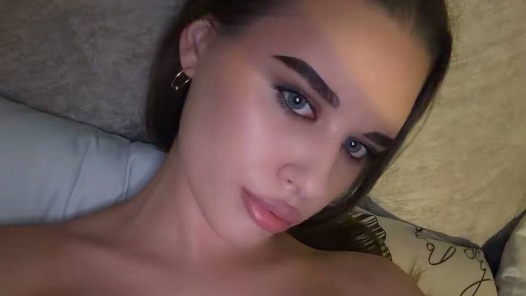 Statistics of RhiannonJumper cam girl at GirlsOfJasmin