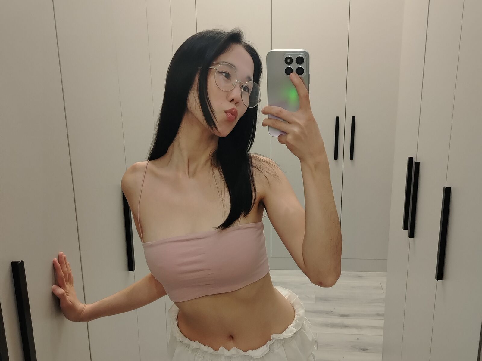 Live cam for ReinaChann
