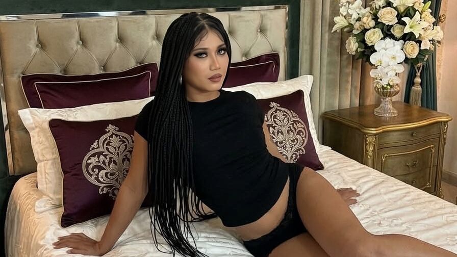 Watch AveryaCarolina live on Jasminedc