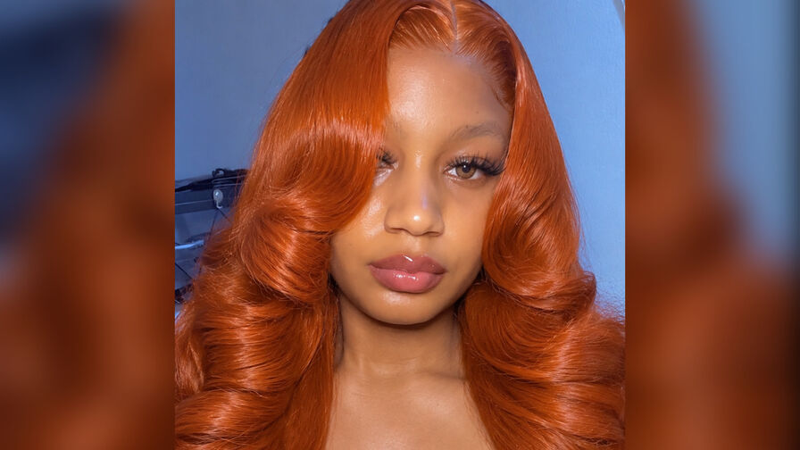 Enter to see naked BojorGina