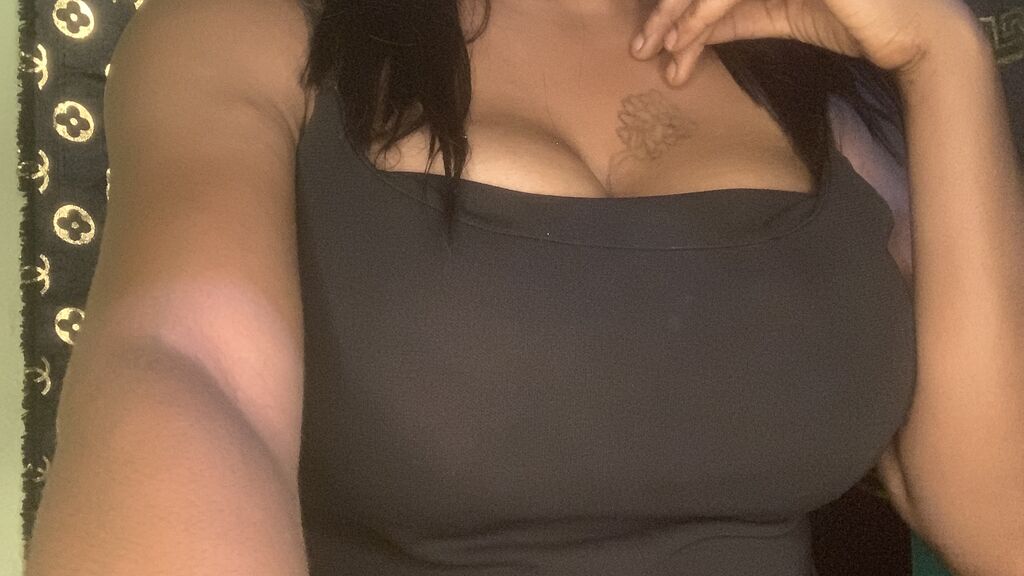 Sex chat gratuit in direct cu LindaBernard pe LiveJasmin