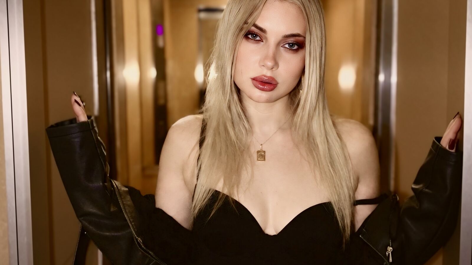 HyileyClark erotic portrait