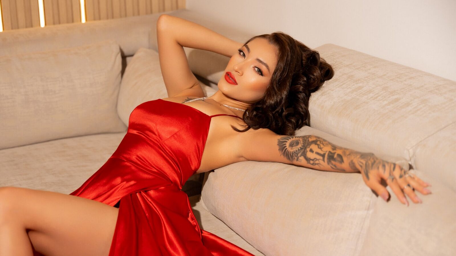 ManuelaMolkova glamour portrait