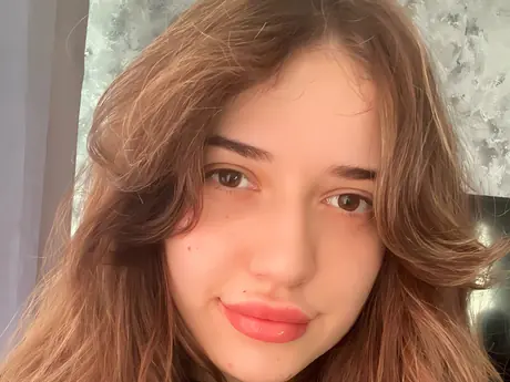 Chat with OliviaRegenin
