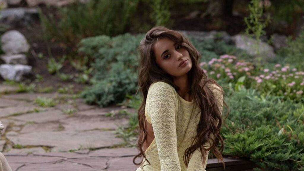 ConstanceCraley live cam model at LiveJasmin