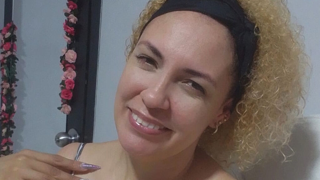 Sex chat gratuit in direct cu MireyaVidal pe LiveJasmin