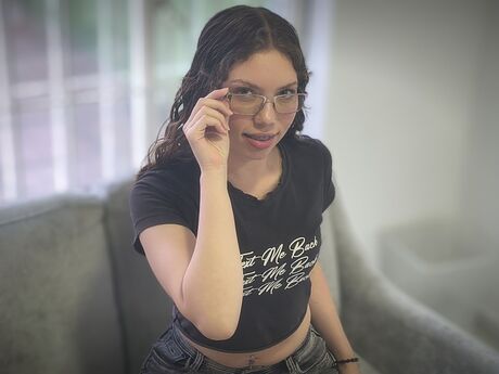 Chat with MelissaSkye