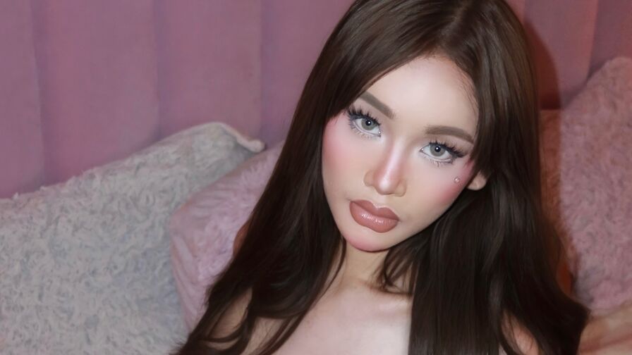 Watch SachiJade live on Cam Plug