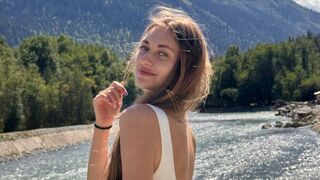 CherlyLocke LiveJasmin girl model room
