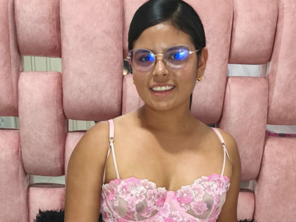SalomeHarman webcam girl preview