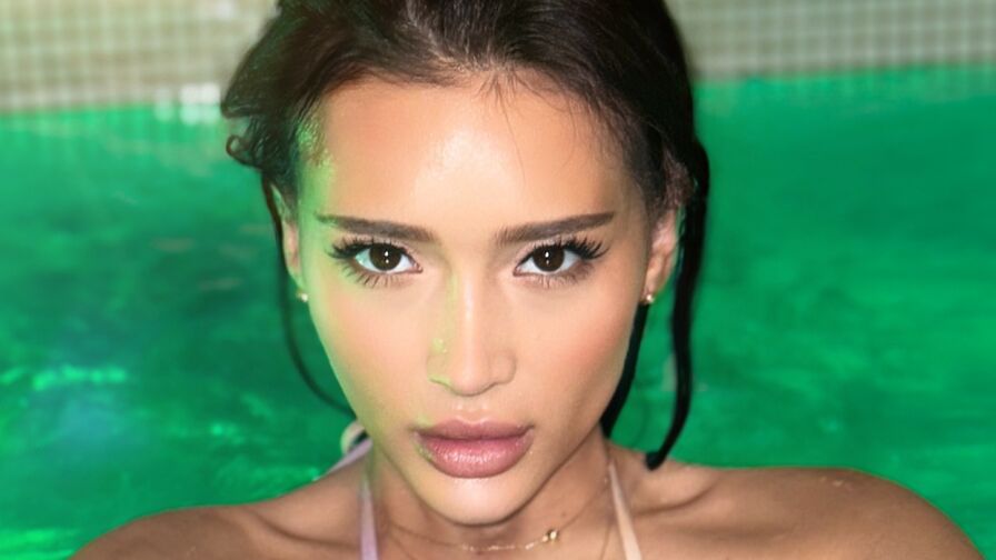 TaniaNoir's live cam