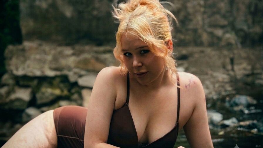 Record Nude KiriWhite