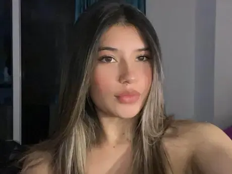 Chat with AmberBetancour