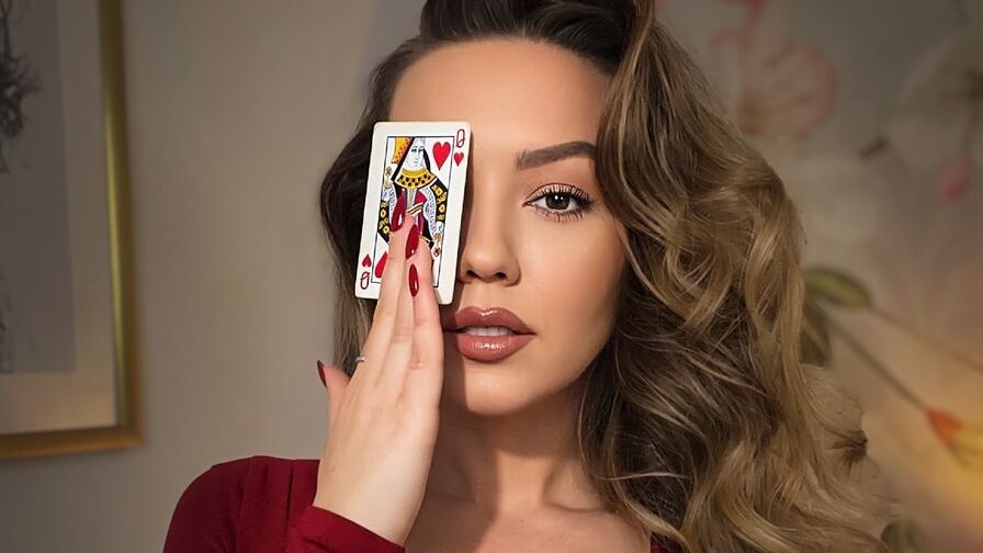 Watch ElsaLove live on Amateur Porn