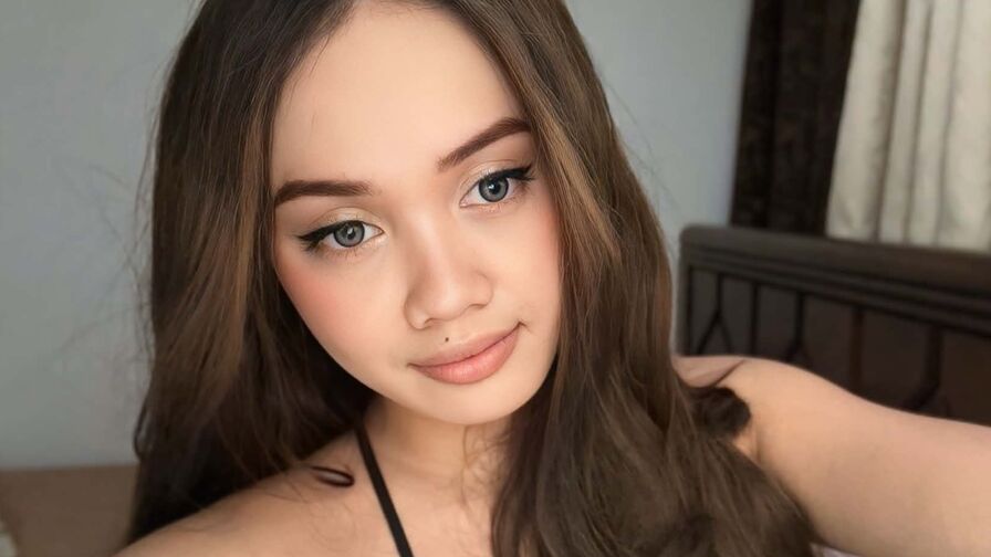 Watch MaxCiana on NudiesOnlineCam.com
