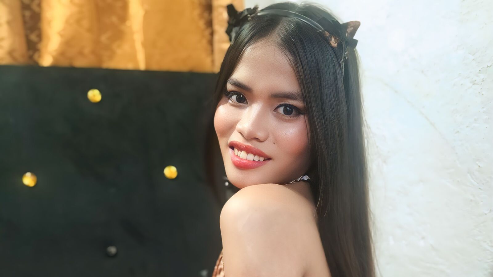SoplarKimNana erotic portrait