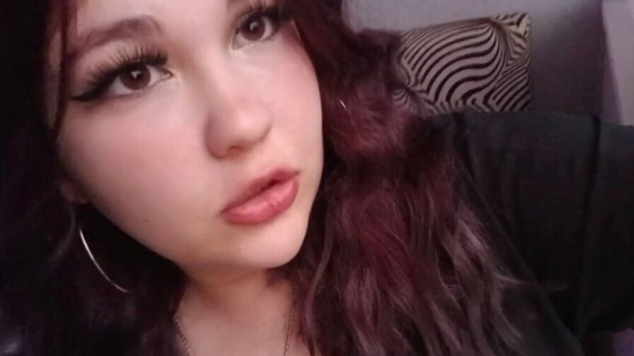 Watch LeslieBlas live on DMS List