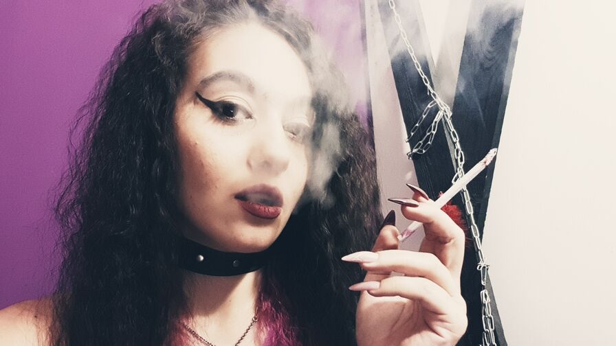 Watch MadeleineLynn live on Ultra Erotica
