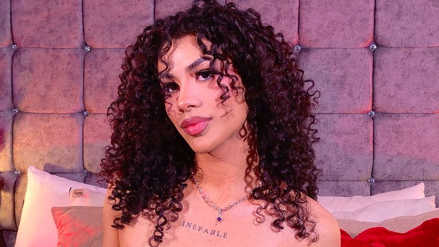 Watch LyaDumont live on DMS List