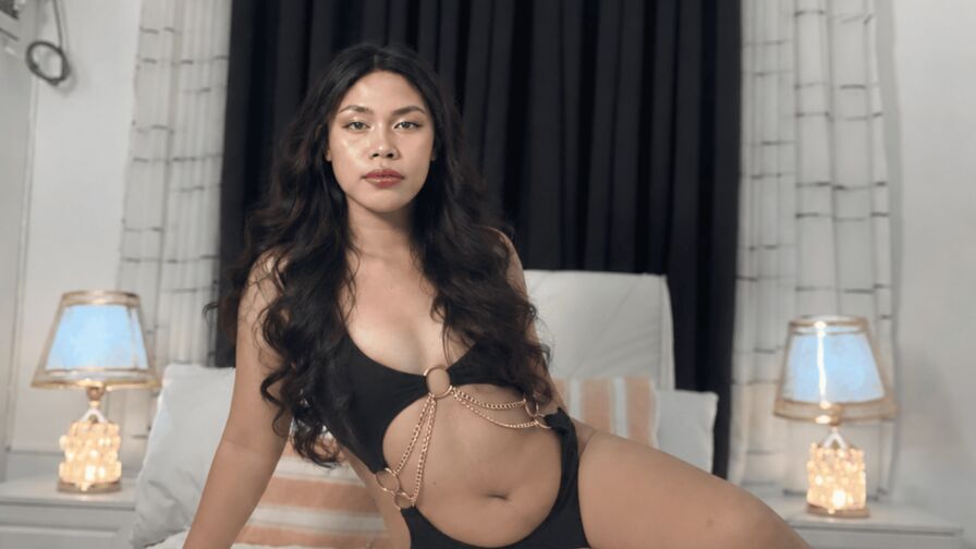 Watch ChleoTan live on Useporn