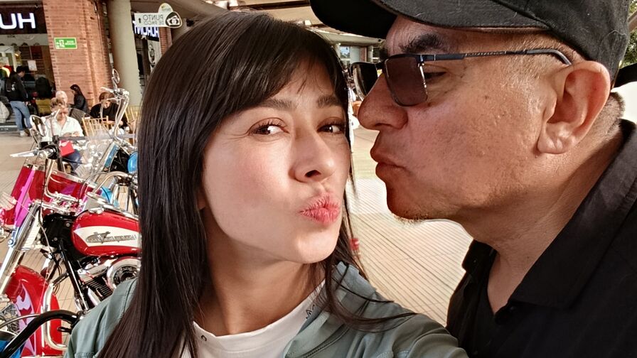 Watch ReneandAleja live on DMS List