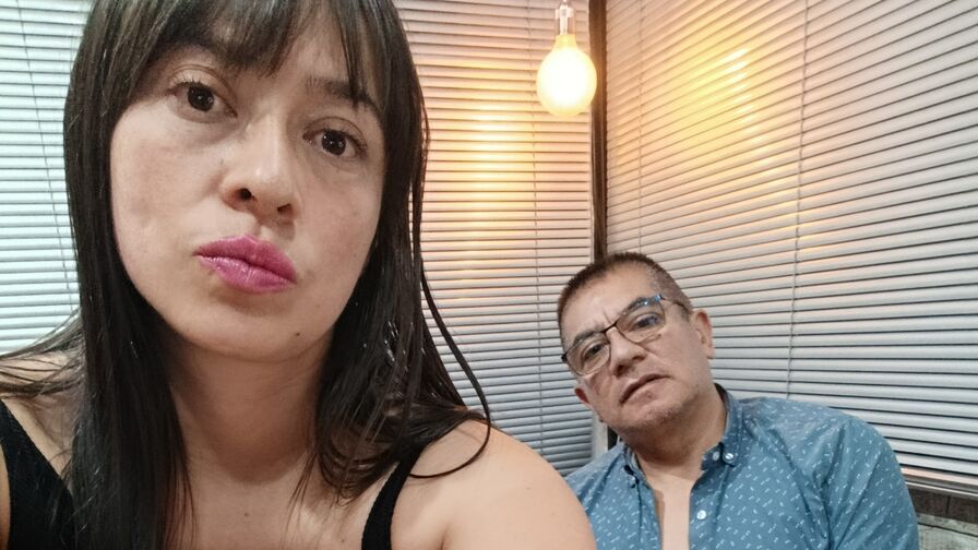 Watch ReneandAleja live on DMS List