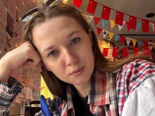 chat free online LiyaMayer