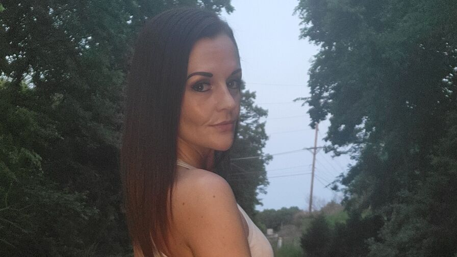 Watch CandieLane live on Free Webcamz