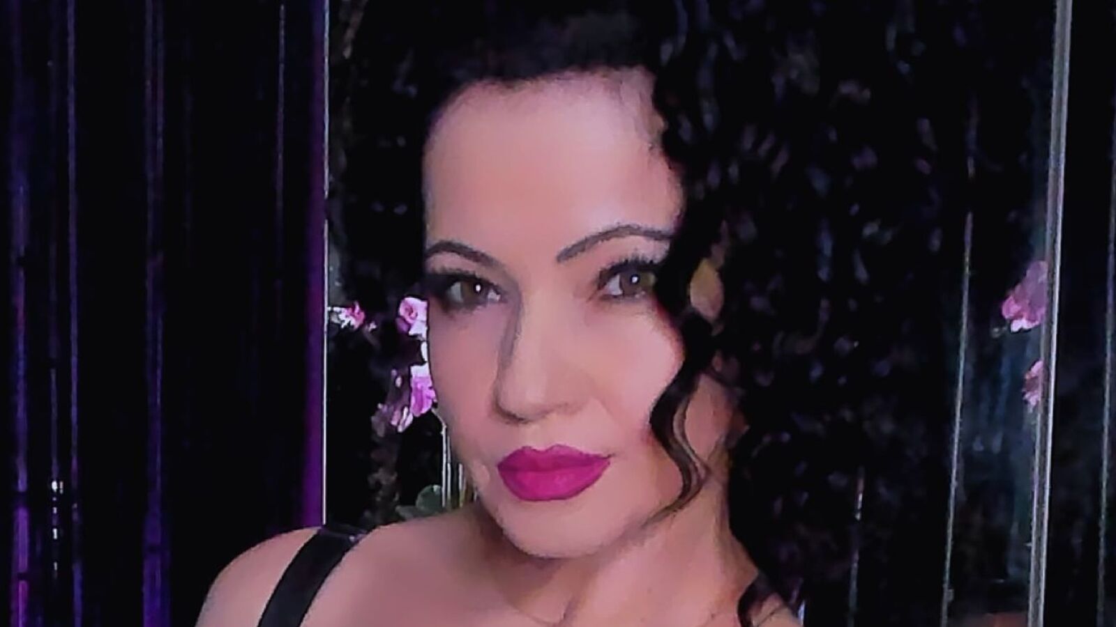 KarinnaKayy erotic portrait