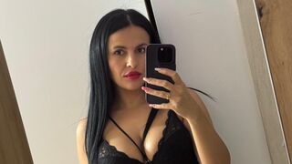 Free Nude AnaissMaria