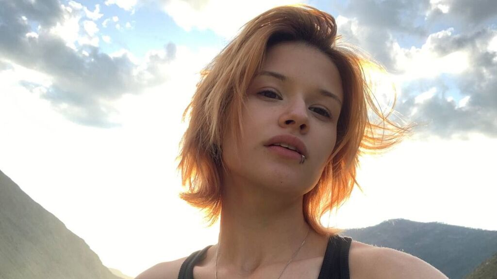 NishaRayo live cam model at LiveJasmin