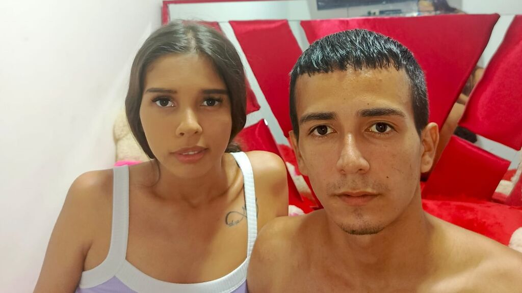LuzAndJoseth Live Webcam on LiveJasmin