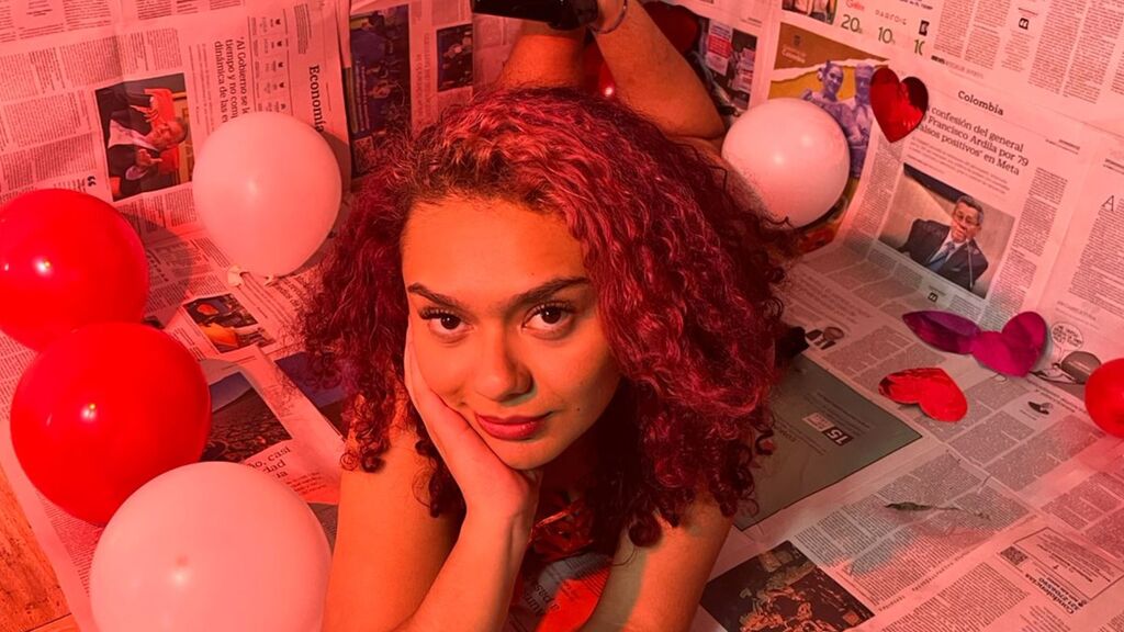 Watch fetish performer MeganRoss from LiveJasmin at GirlsOfJasmin