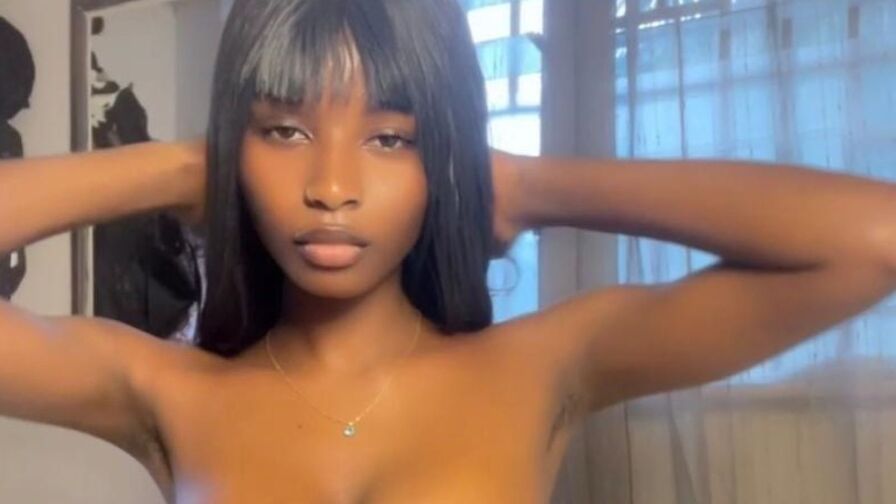 DerbyLaila's live cam