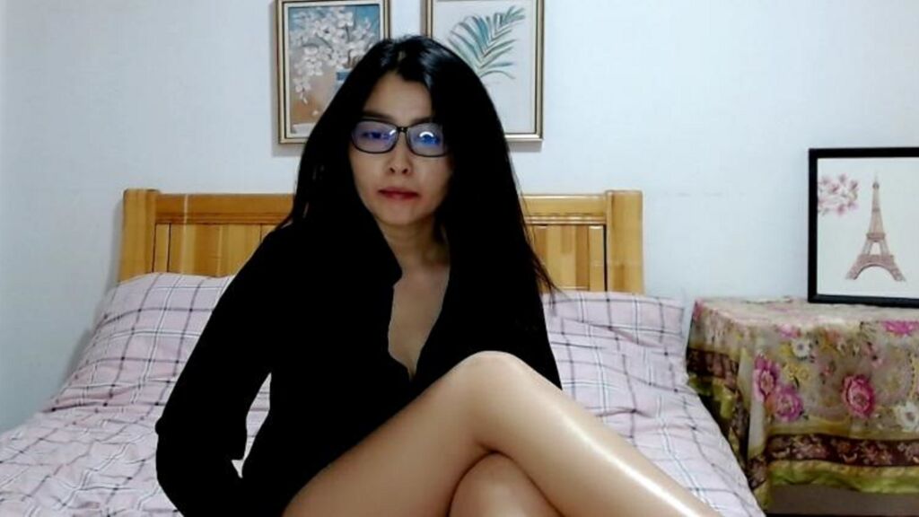 LinaZhang live cam model at LiveJasmin