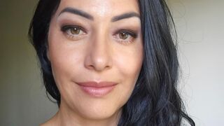 Free Nude KarinaLynch