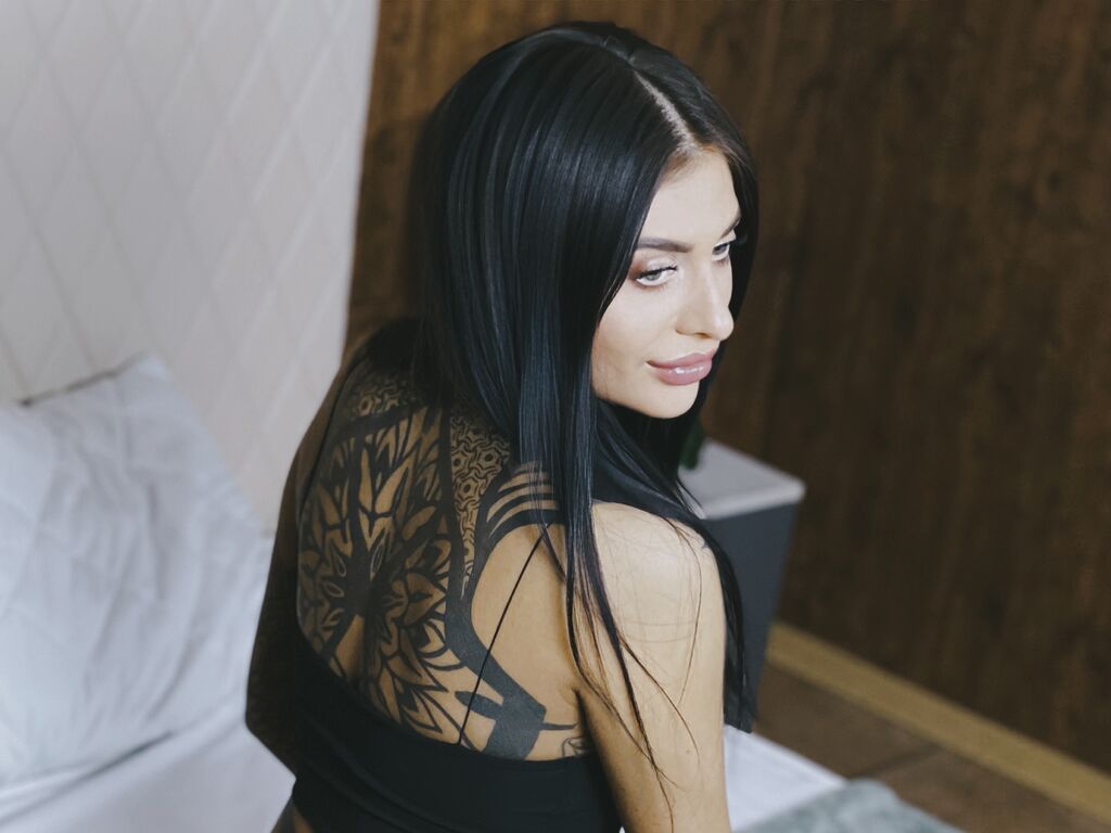 AryaMorris webcam show
