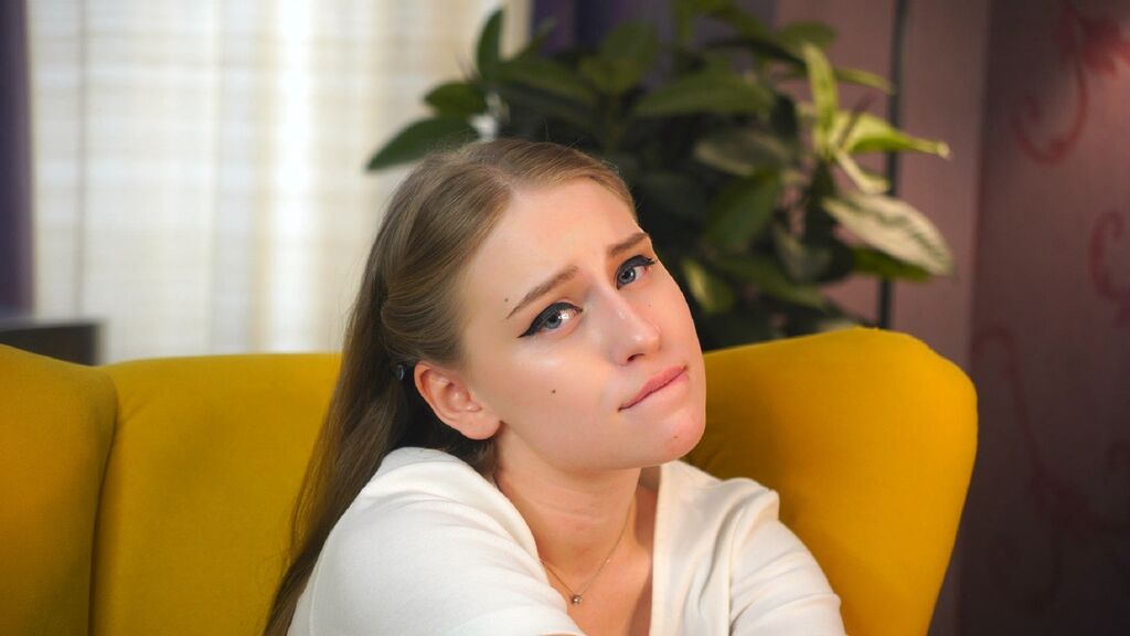 EarleneCrosier online on GirlsOfJasmin