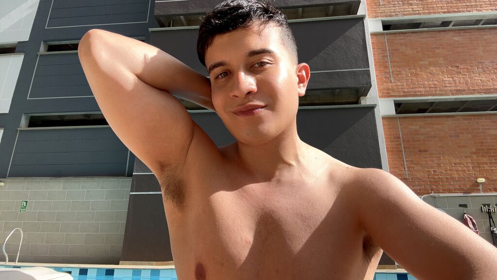 MaxCol live cam model at LiveJasmin