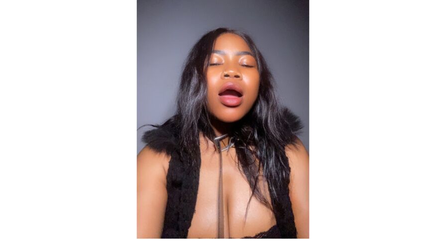Watch JuneJay live on Thewebcamzone