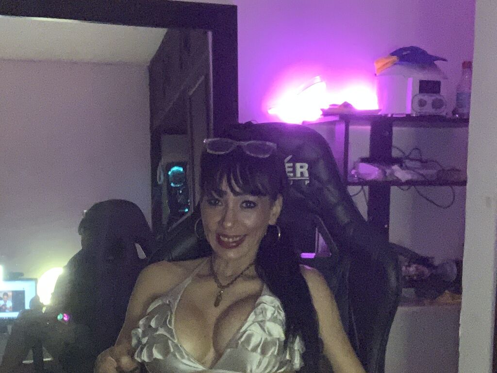 SallyLedger live webcams pussy oil