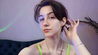 SonyaSolvatore's LiveJasmin show and profile